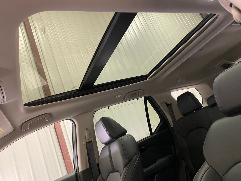 2024 Honda Pilot Touring Crystal Black Pearl at Honda North