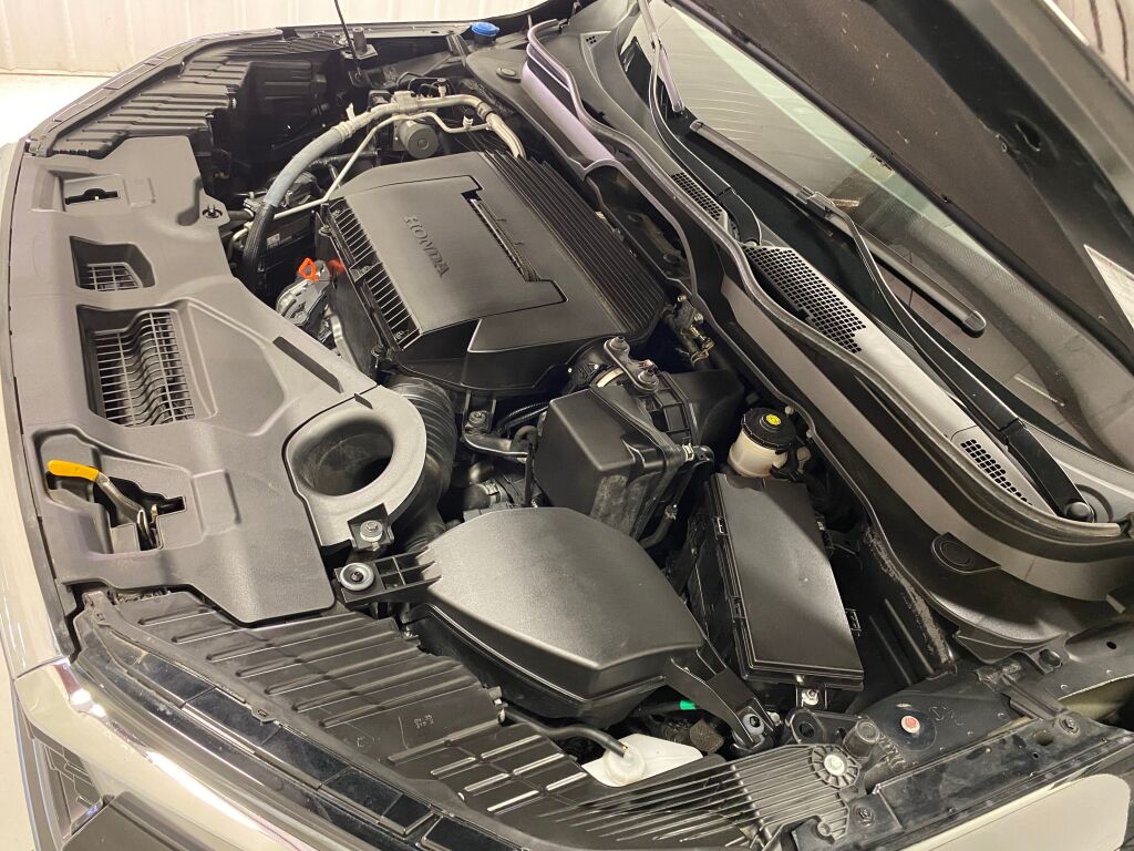 2024 Honda Pilot Touring Crystal Black Pearl at Honda North