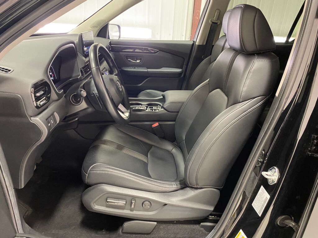 2024 Honda Pilot Touring Crystal Black Pearl at Honda North