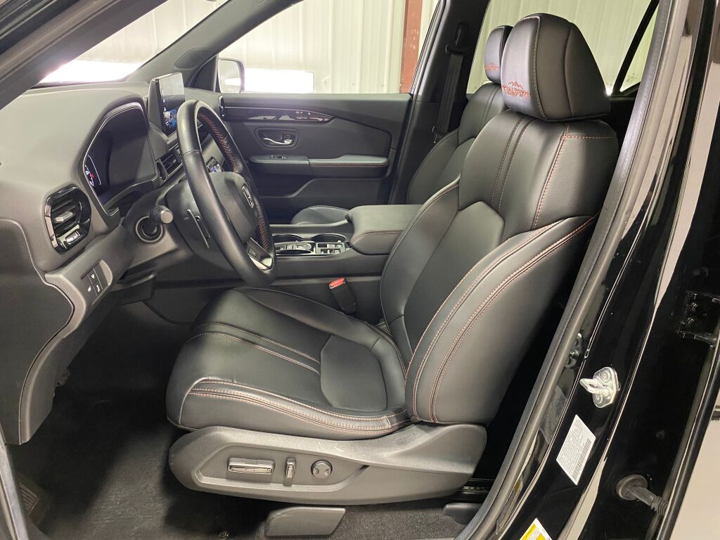 2024 Honda Pilot TrailSport Crystal Black Pearl at Honda North
