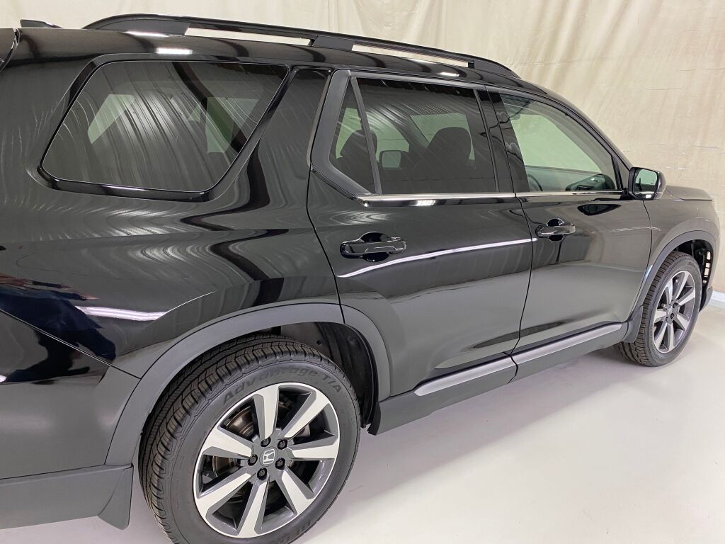 2024 Honda Pilot Touring Crystal Black Pearl at Honda North