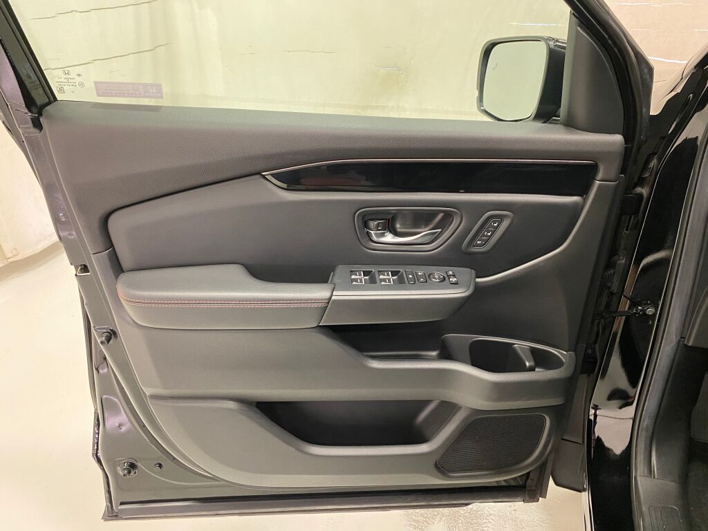 2024 Honda Pilot TrailSport Crystal Black Pearl at Honda North