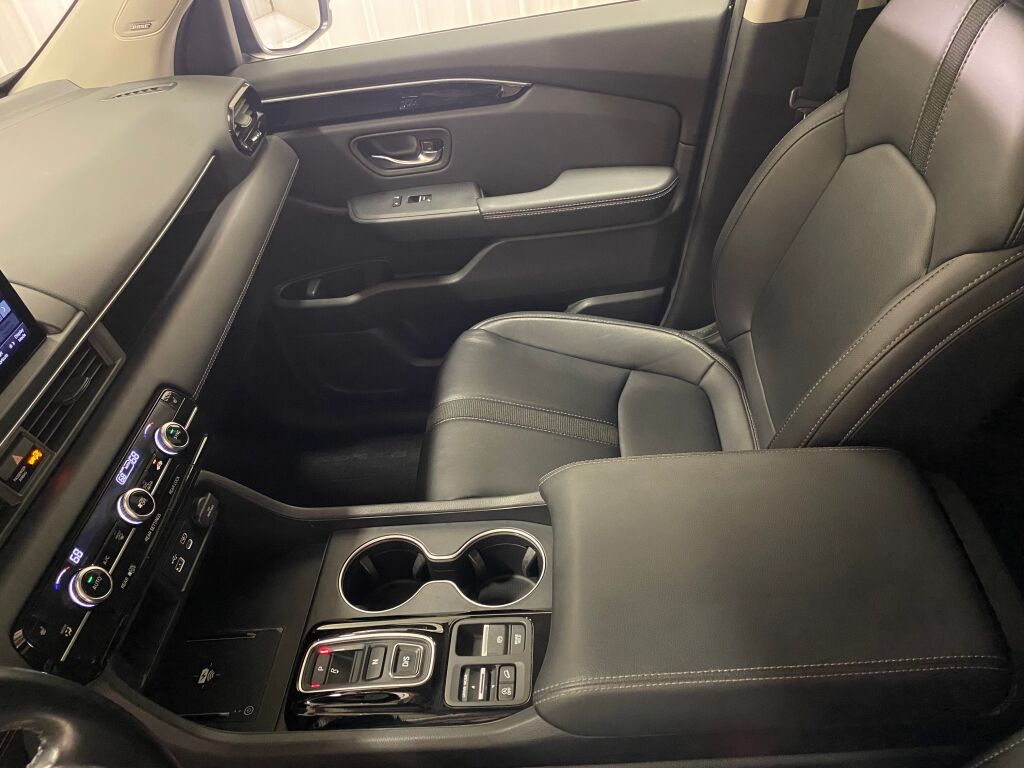 2024 Honda Pilot Touring Crystal Black Pearl at Honda North