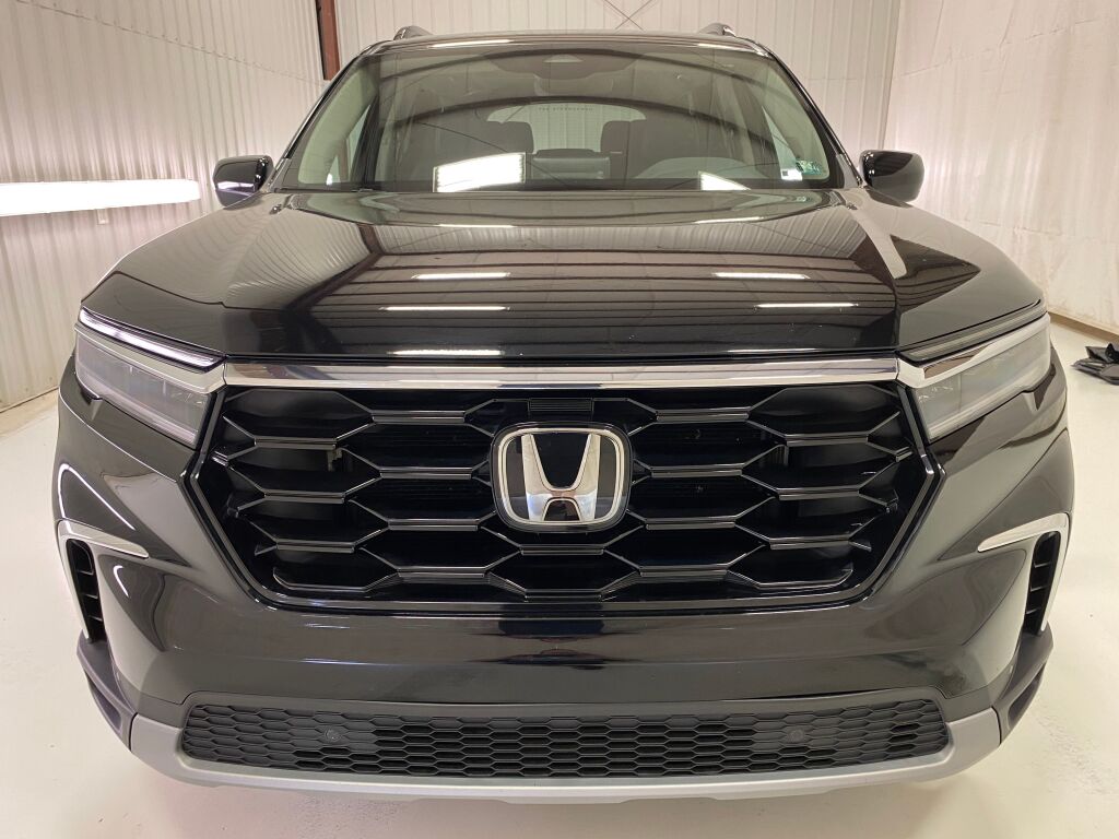 2024 Honda Pilot Touring Crystal Black Pearl at Honda North