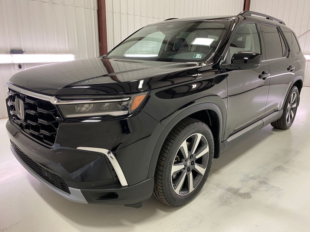 2024 Honda Pilot Touring Crystal Black Pearl at Honda North