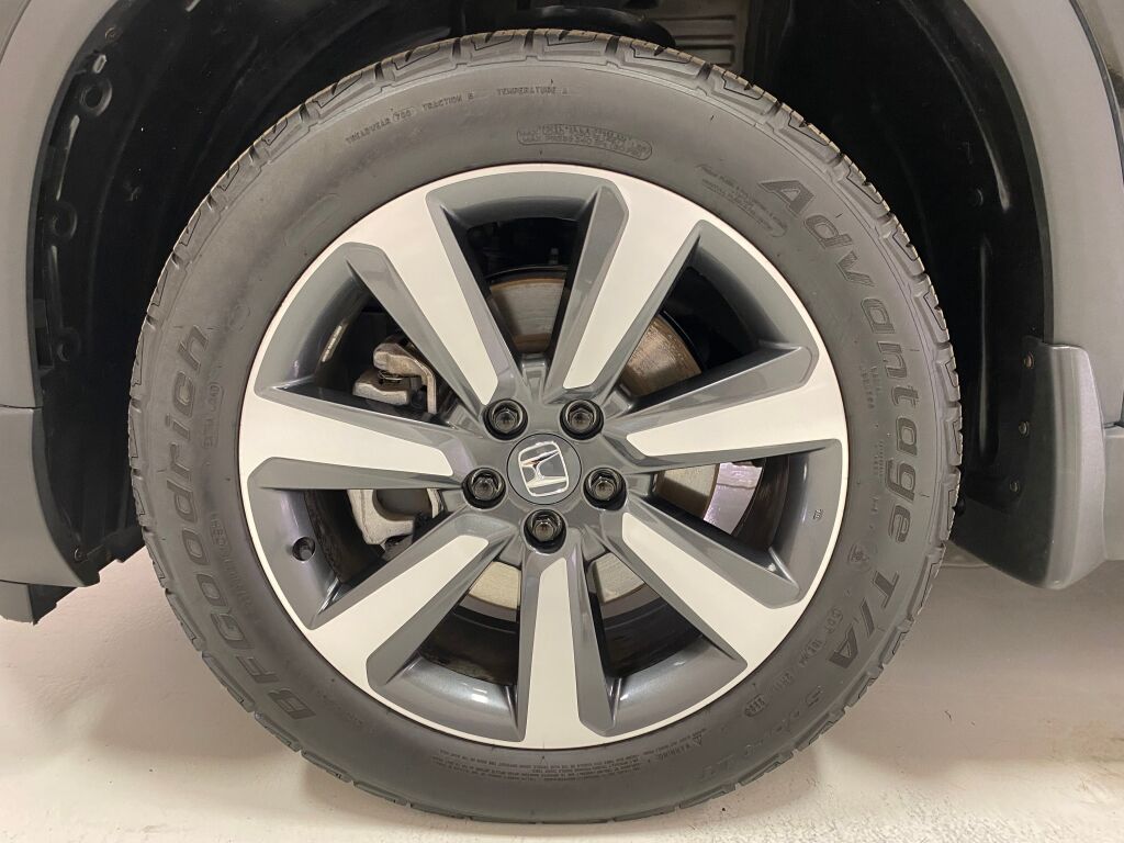 2024 Honda Pilot Touring Crystal Black Pearl at Honda North