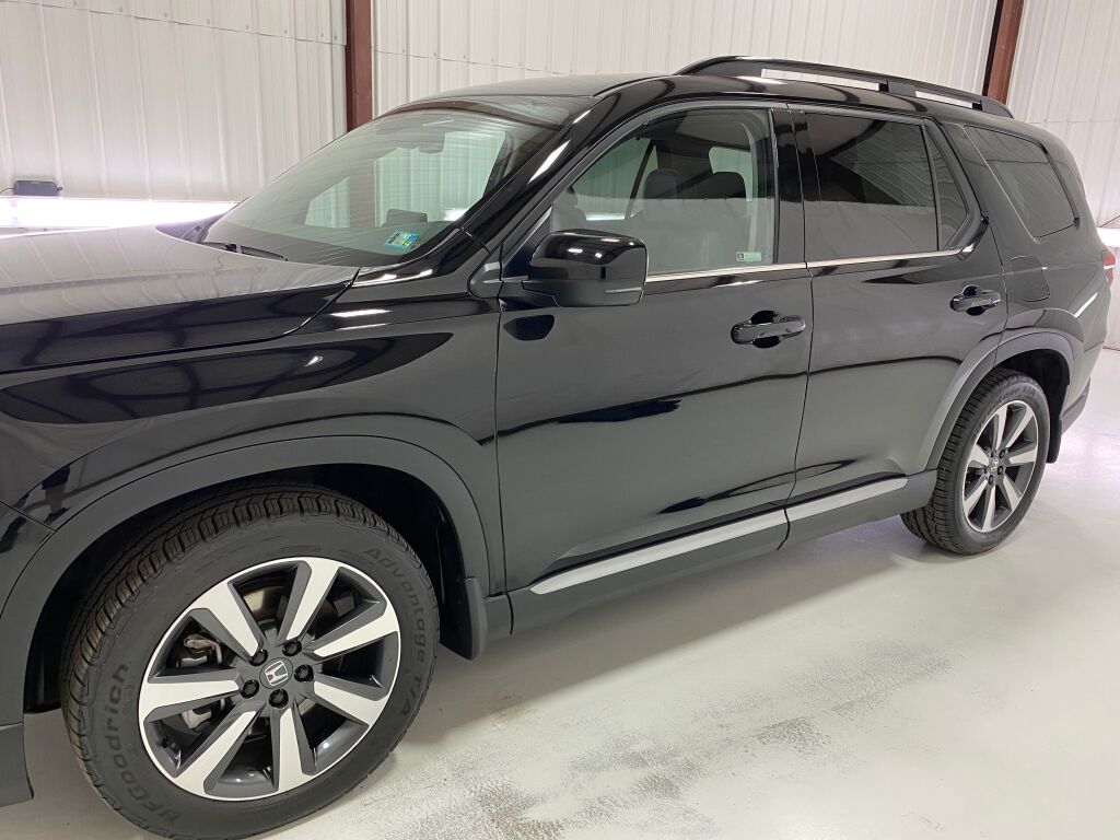 2024 Honda Pilot Touring Crystal Black Pearl at Honda North