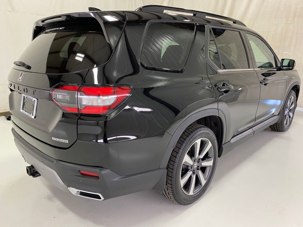 2024 Honda Pilot Touring Crystal Black Pearl at Honda North