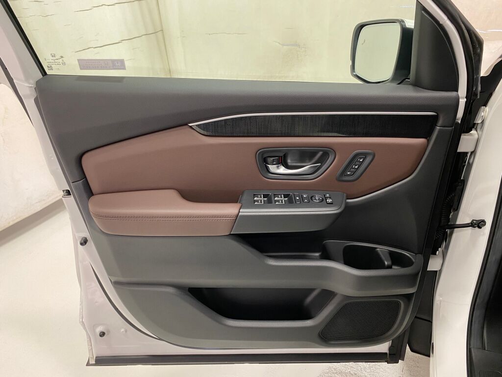 2024 Honda Pilot Elite Platinum White Pearl at Honda North