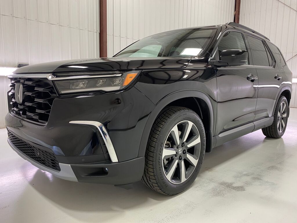 2024 Honda Pilot Touring Crystal Black Pearl at Honda North