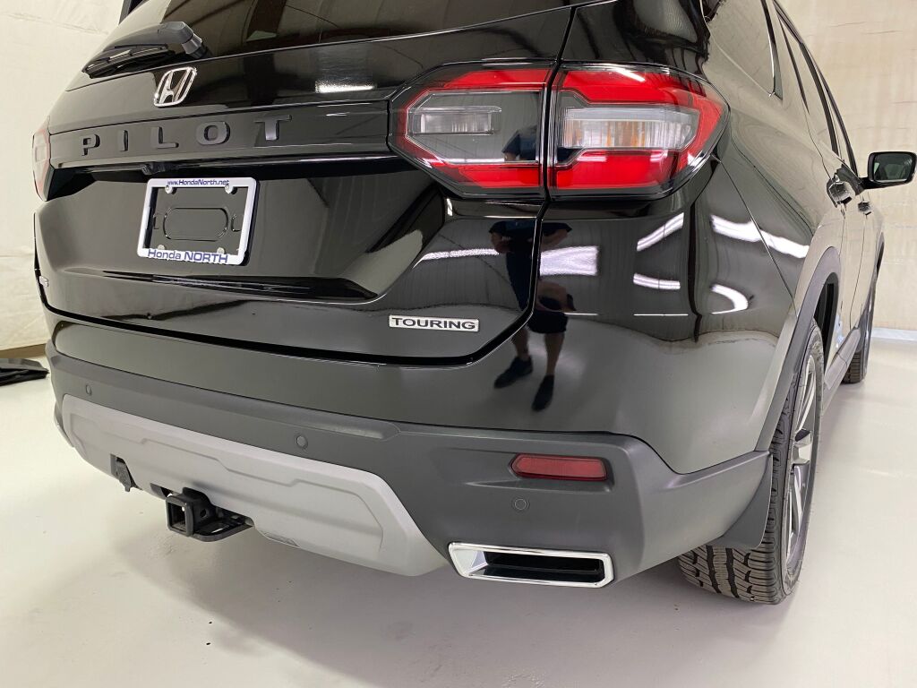 2024 Honda Pilot Touring Crystal Black Pearl at Honda North