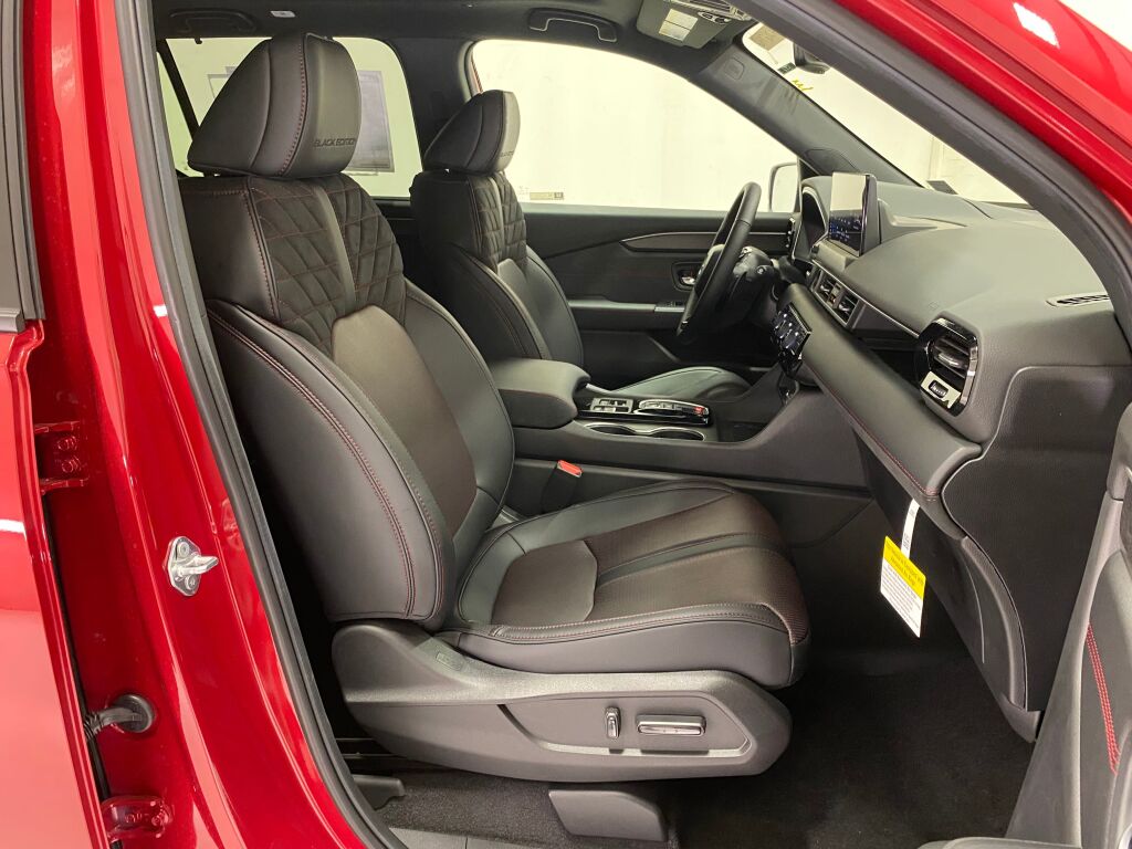 2026 Honda Pilot Black Edition RADIANT RED METALLIC II at Honda North