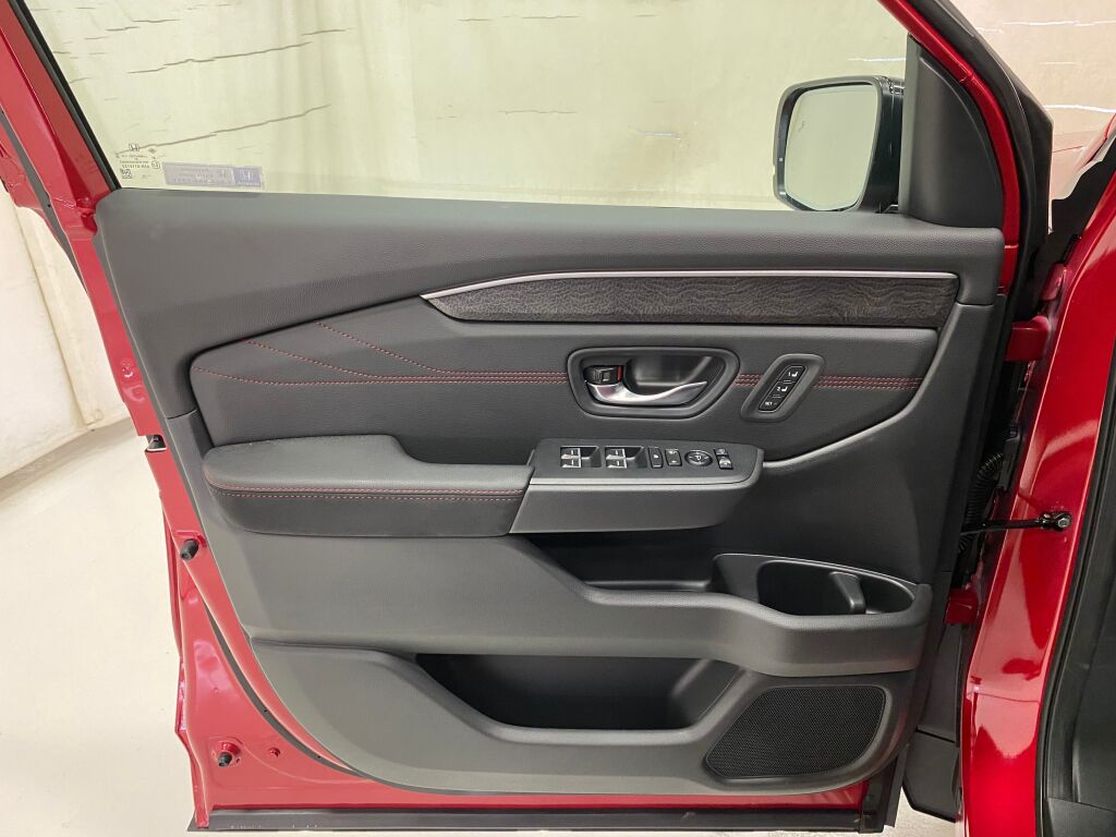 2026 Honda Pilot Black Edition RADIANT RED at Honda North