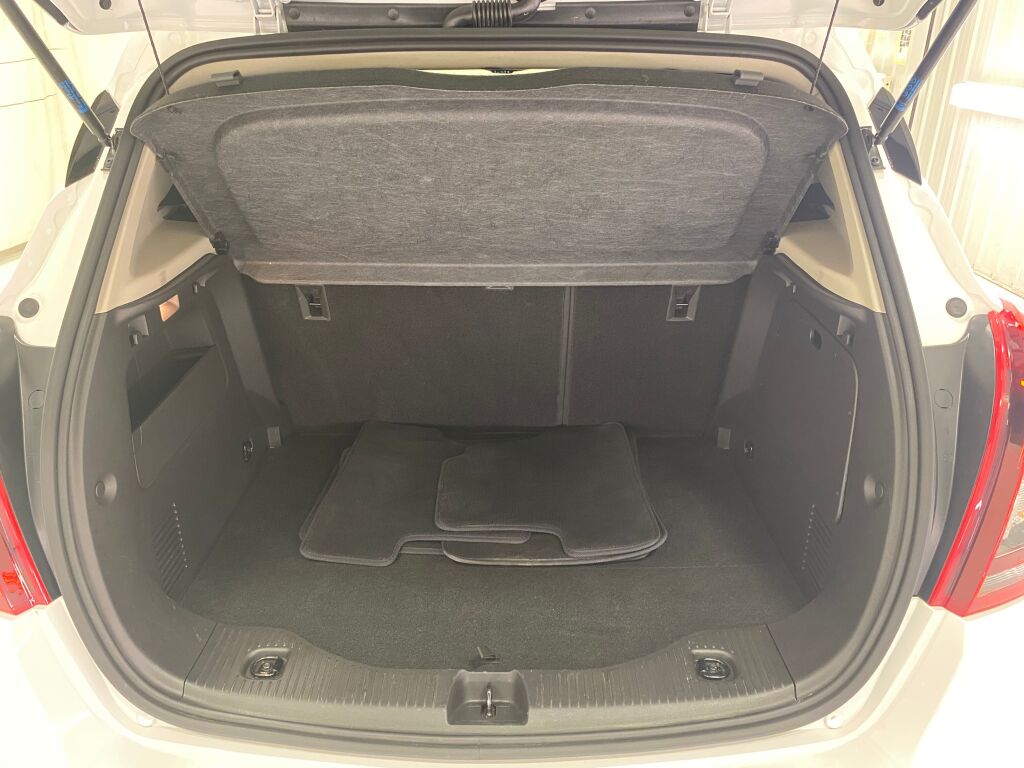 2020 Buick Encore Preferred Summit White at Subaru and VW of Moon Township