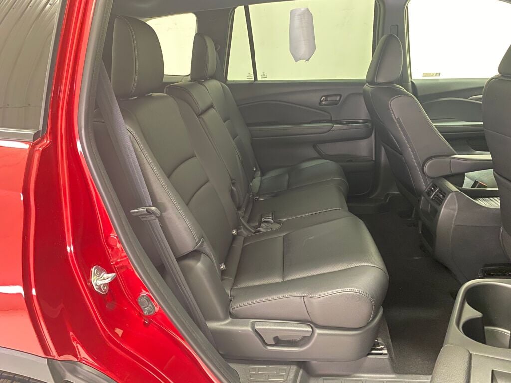 2023 Honda Passport EX-L Radiant Red Metallic II at Honda North