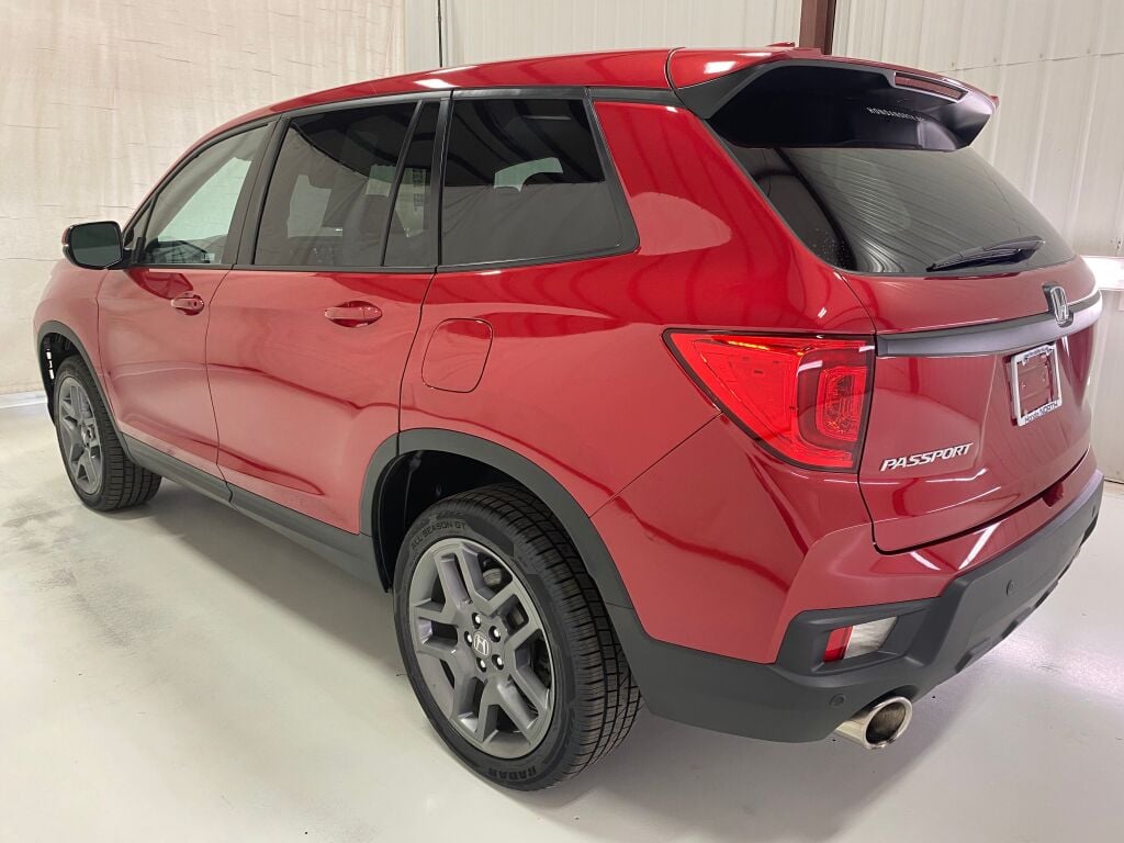 2023 Honda Passport EX-L Radiant Red Metallic II at Honda North