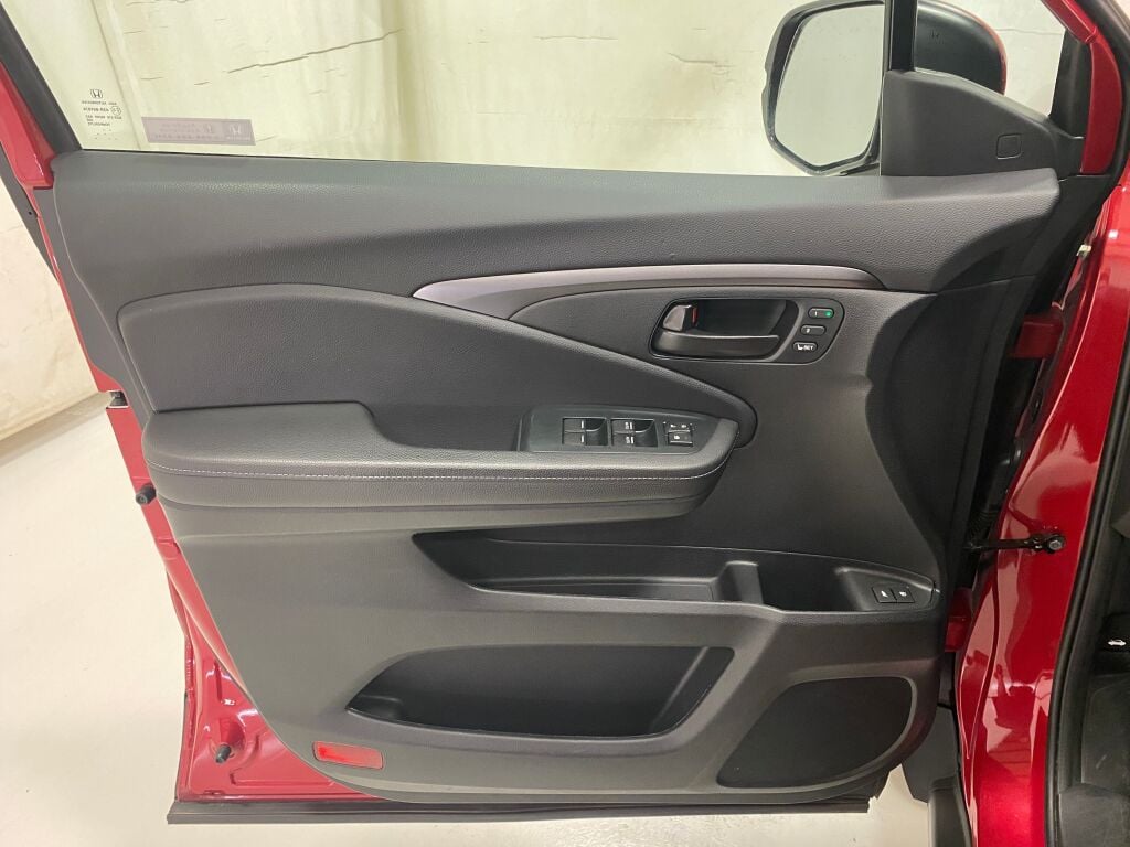 2023 Honda Passport EX-L Radiant Red Metallic II at Honda North