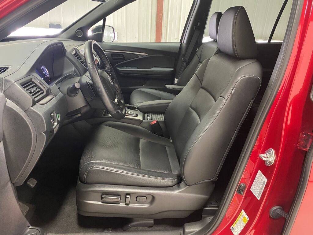 2023 Honda Passport EX-L Radiant Red Metallic II at Honda North