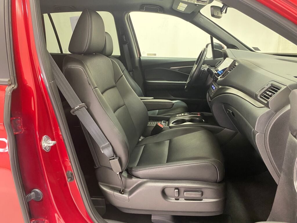 2023 Honda Passport EX-L Radiant Red Metallic II at Honda North