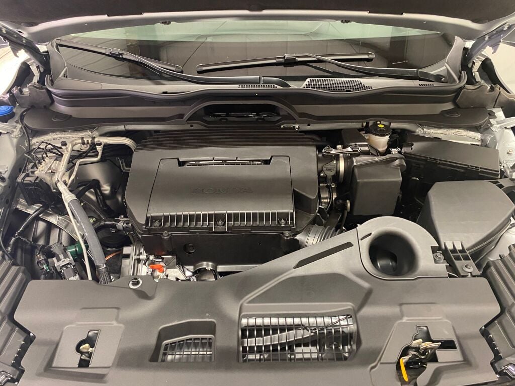2026 Honda Pilot  SOLAR SILVER at South Hills Kia