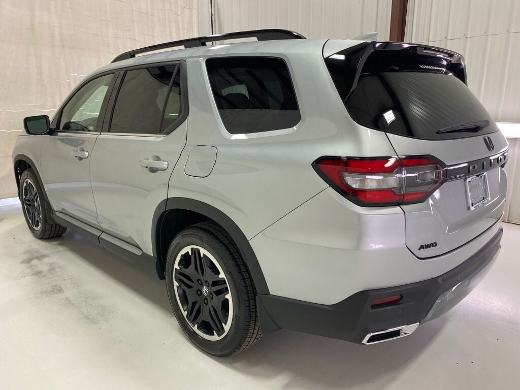 2026 Honda Pilot  SOLAR SILVER at South Hills Kia