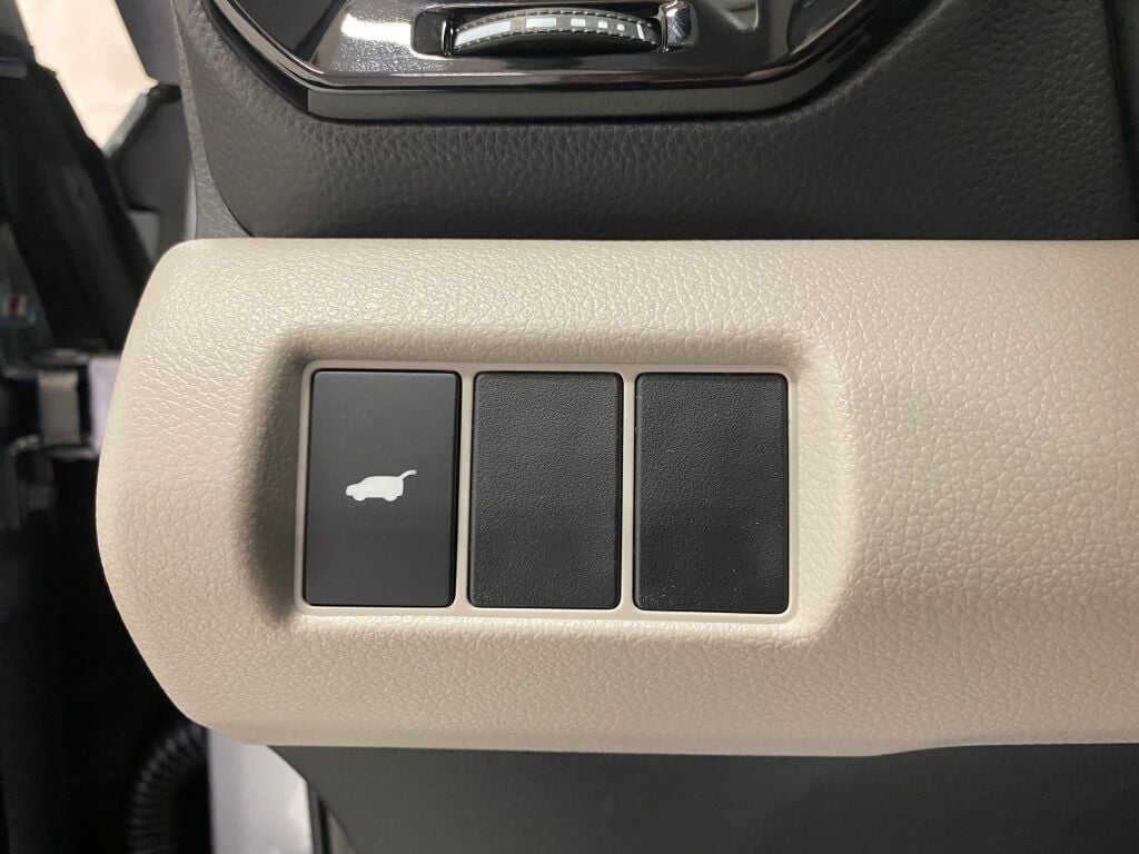 2026 Honda Pilot  SOLAR SILVER at South Hills Kia