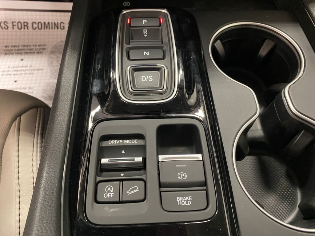2026 Honda Pilot  SOLAR SILVER at South Hills Kia