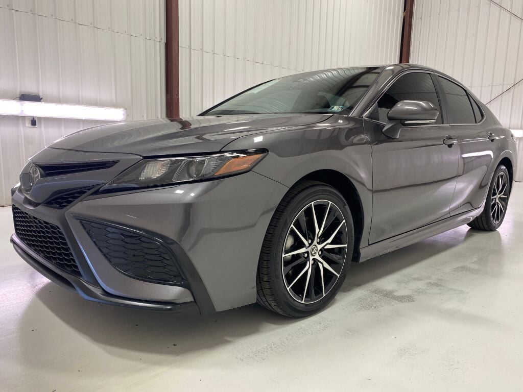 2023 Toyota Camry SE Predawn Gray Mica at Rochrich Mazda