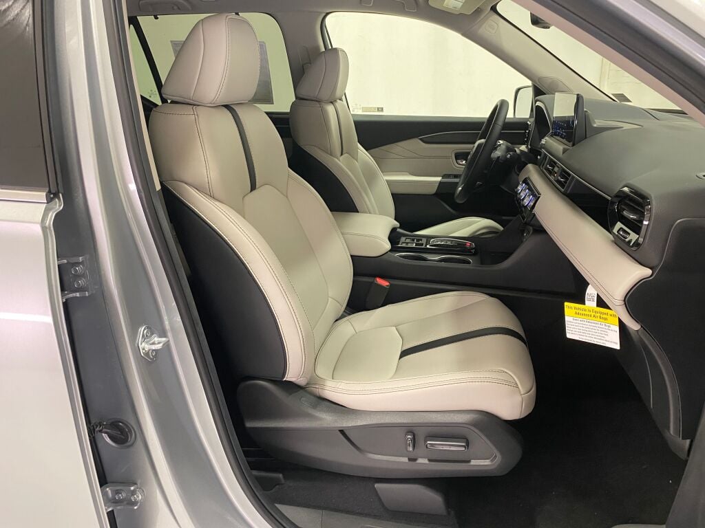 2026 Honda Pilot  SOLAR SILVER at South Hills Kia