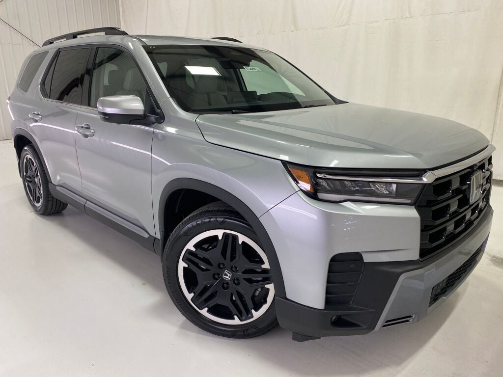 2026 Honda Pilot  SOLAR SILVER at South Hills Kia