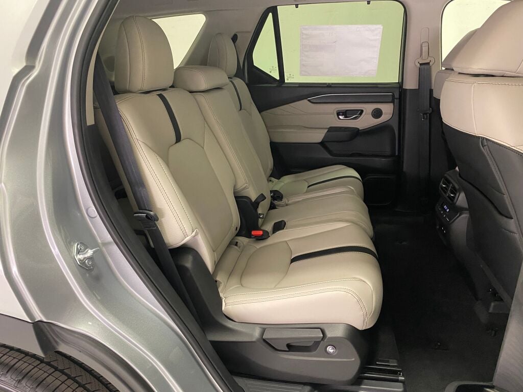 2026 Honda Pilot  SOLAR SILVER at South Hills Kia