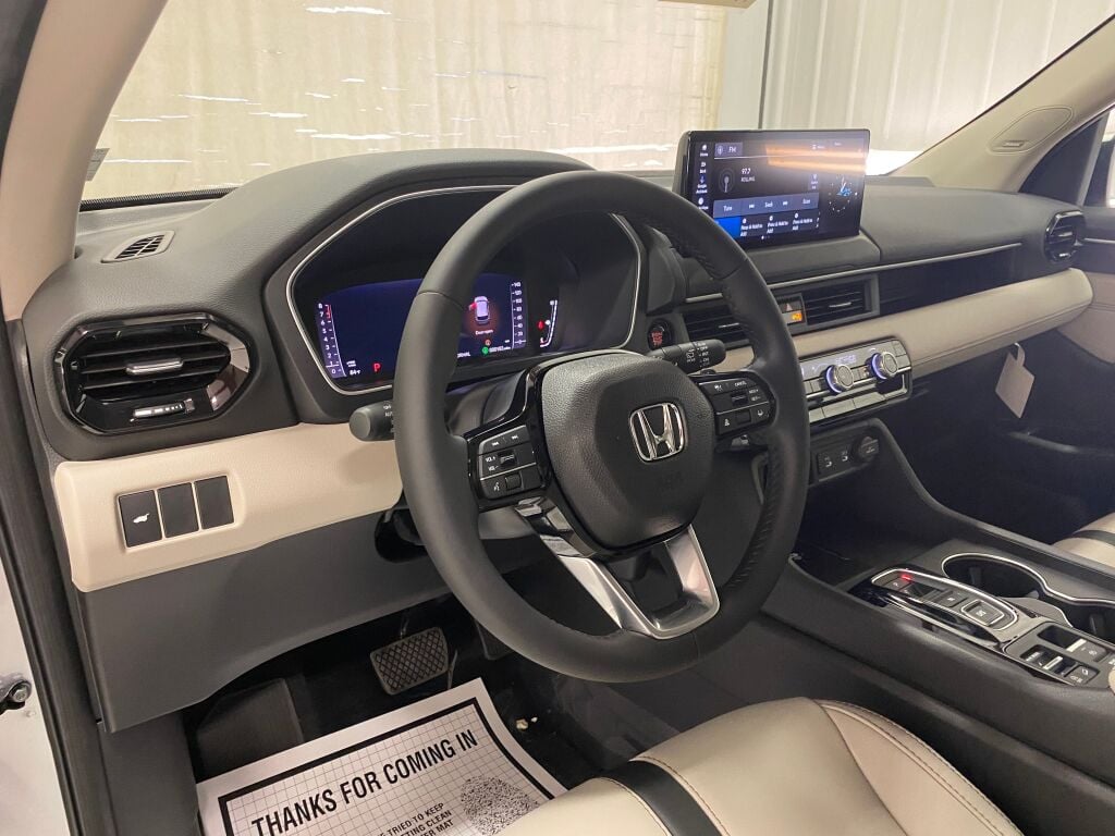 2026 Honda Pilot  SOLAR SILVER at South Hills Kia