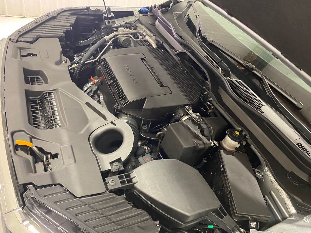 2026 Honda Pilot  SOLAR SILVER at South Hills Kia