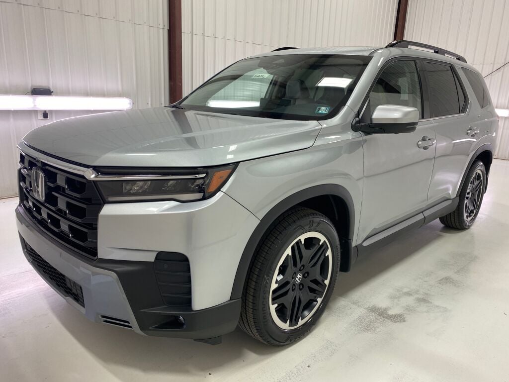 2026 Honda Pilot  SOLAR SILVER at South Hills Kia