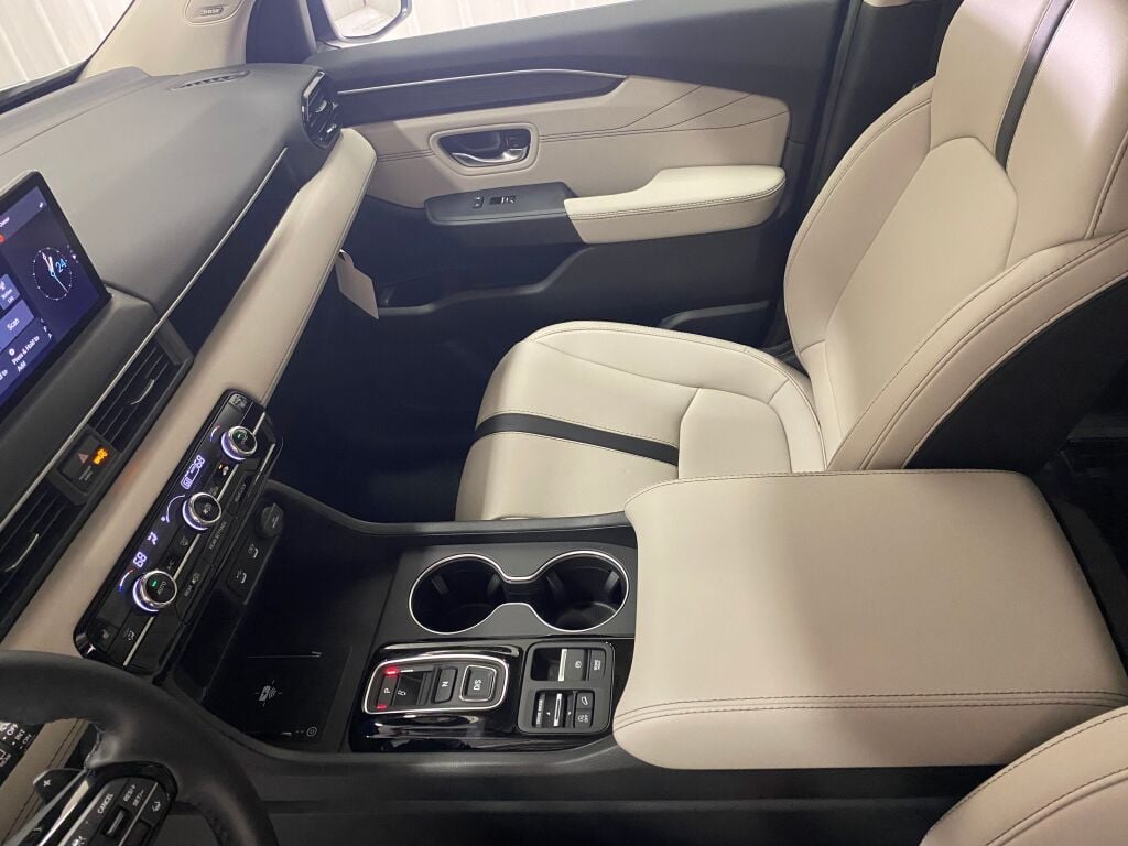 2026 Honda Pilot  SOLAR SILVER at South Hills Kia