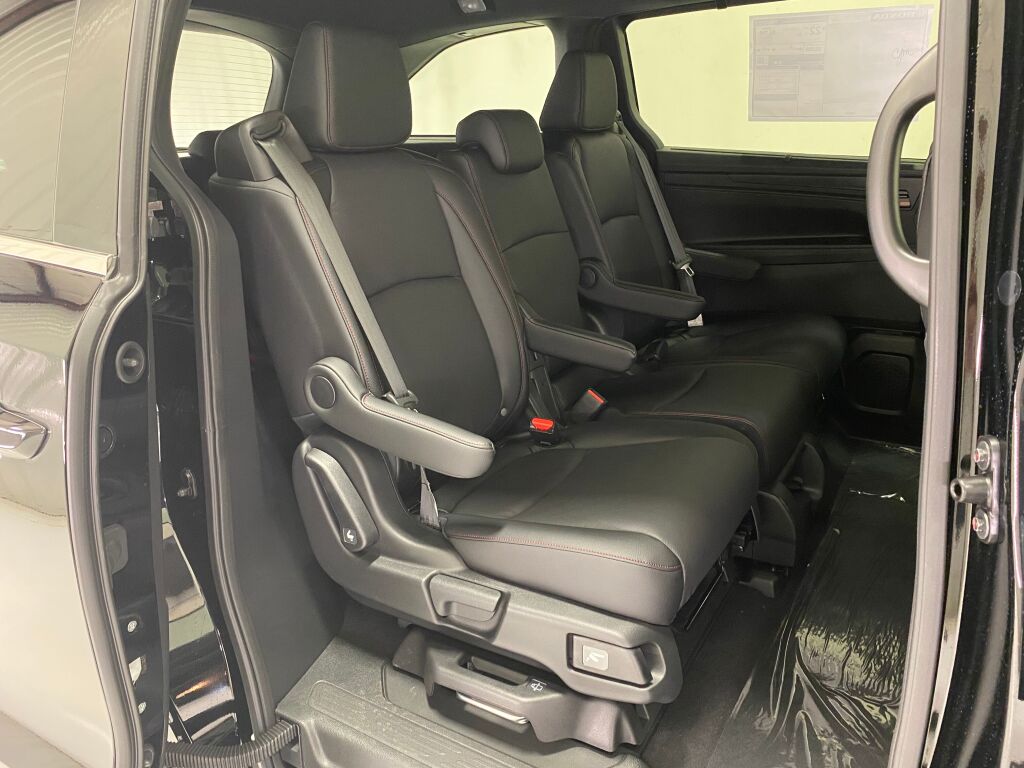2026 Honda Odyssey Sport-L CRYSTAL BLACK PEARL at Honda North