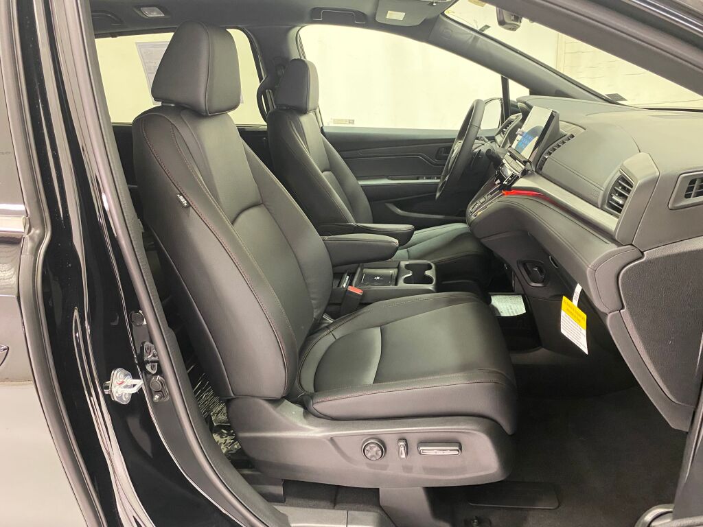 2026 Honda Odyssey Sport-L CRYSTAL BLACK PEARL at Honda North