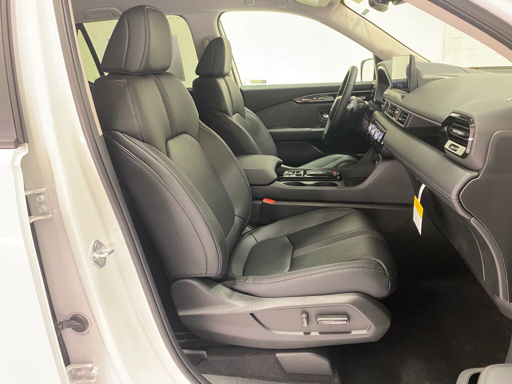 2026 Honda Passport RTL PLATINUM WHITE PEARL at Altoona Honda
