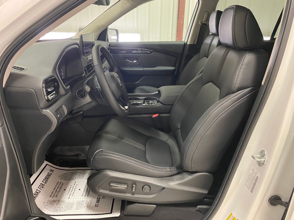 2026 Honda Passport RTL PLATINUM WHITE PEARL at Altoona Honda