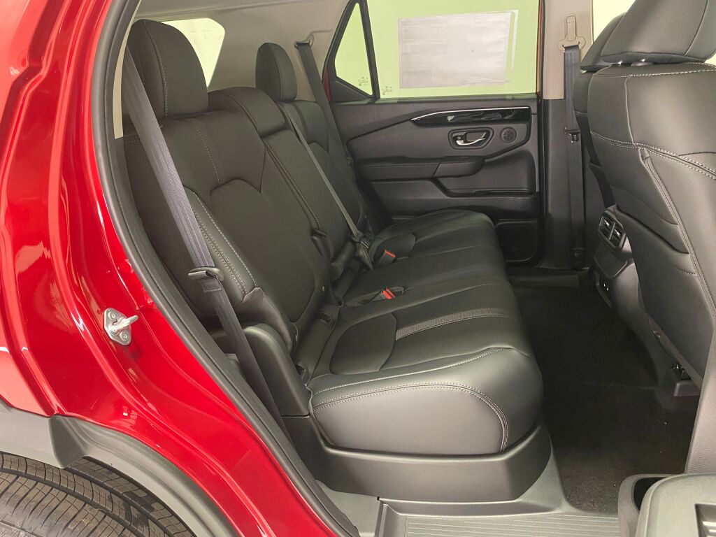 2026 Honda Passport RTL Towing RADIANT RED METALLIC II at Altoona Honda