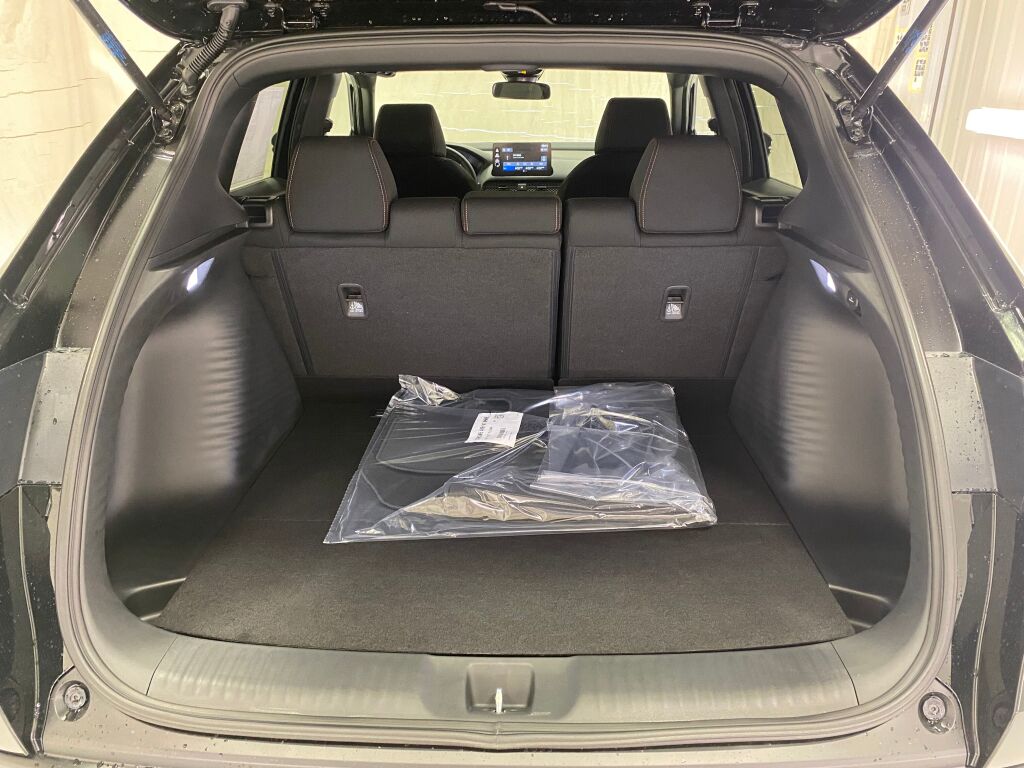 2027 Honda HR-V Sport - 8