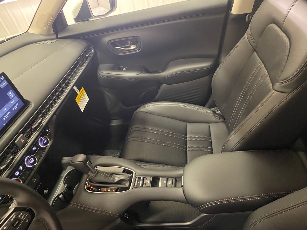 2027 Honda HR-V EX-L PLATINUM WHITE PEARL at Altoona Honda