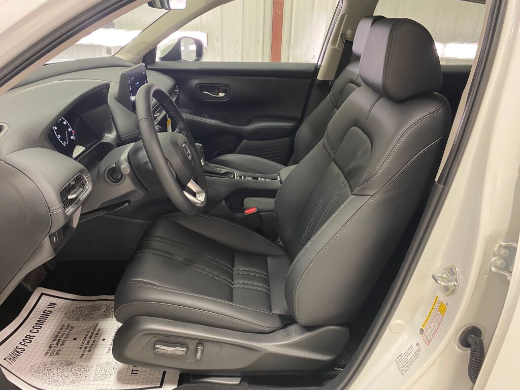 2027 Honda HR-V EX-L PLATINUM WHITE PEARL at Altoona Honda