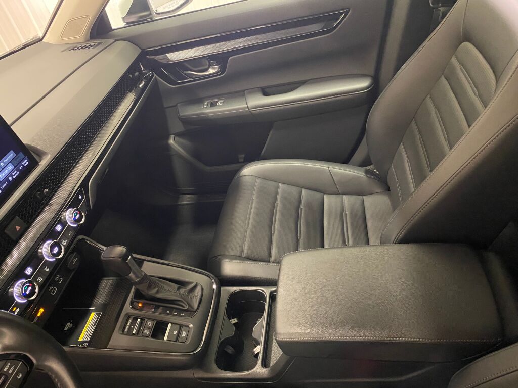 2025 Honda CR-V EX-L Platinum White Pearl at Spitzer Acura