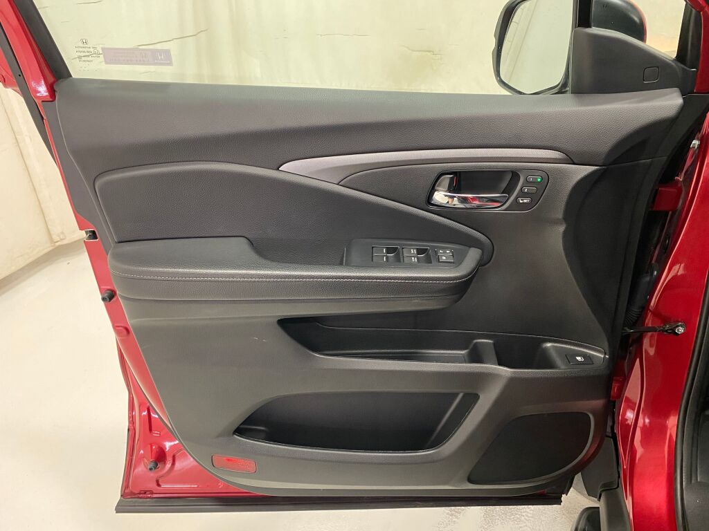 2023 Honda Ridgeline RTL Radiant Red Metallic II at Auto Express Mitsubishi