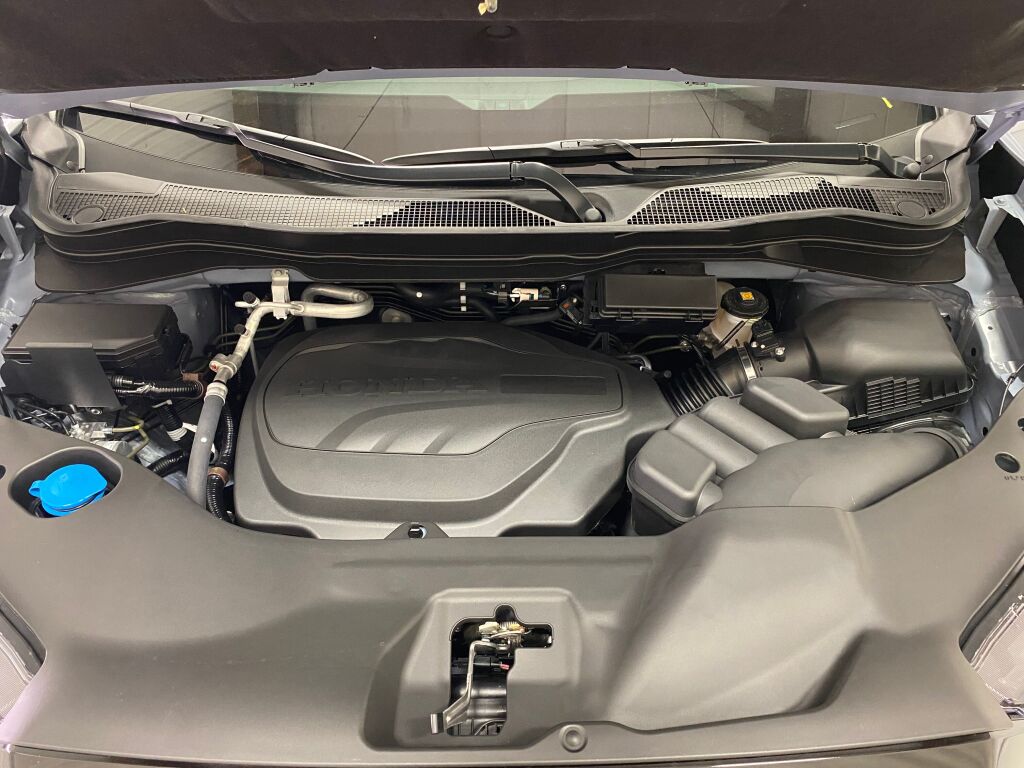 2026 Honda Ridgeline Black Edition SONIC GRAY PEARL at Honda North