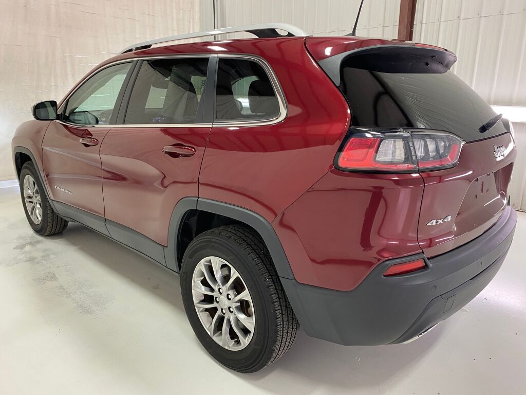 2021 Jeep Cherokee Latitude Lux Velvet Red Pearlcoat at Grove City Ford