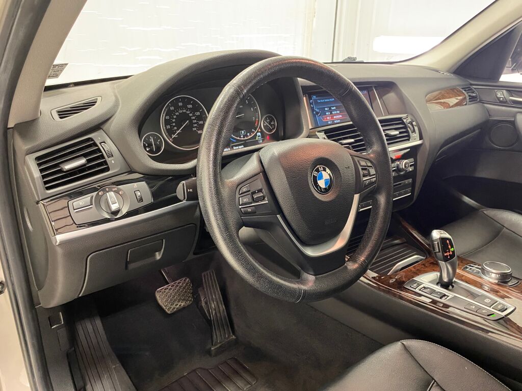 2017 BMW X3 xDrive28i - 11
