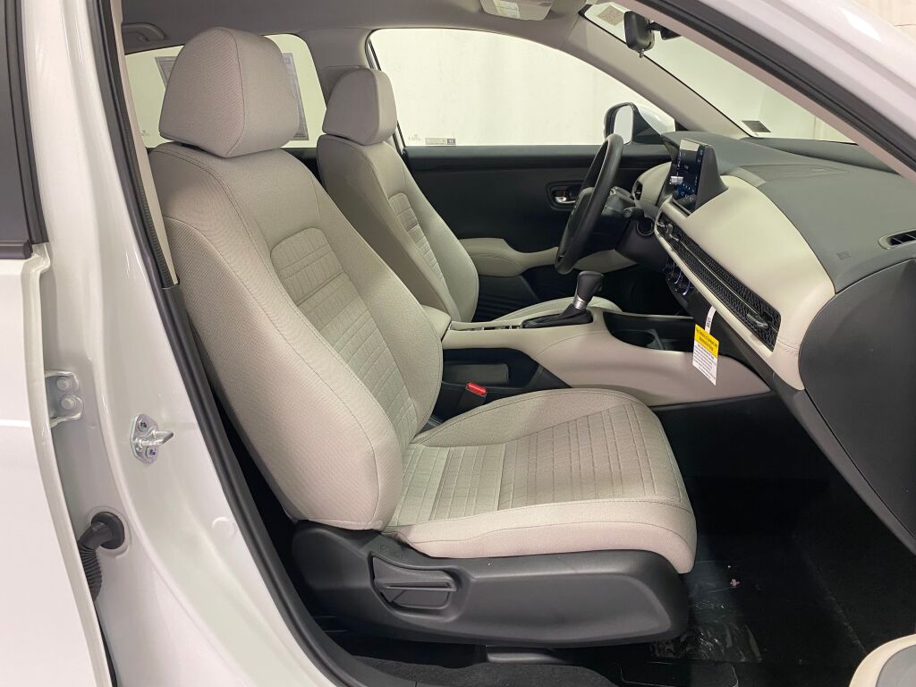 2027 Honda HR-V LX - 6