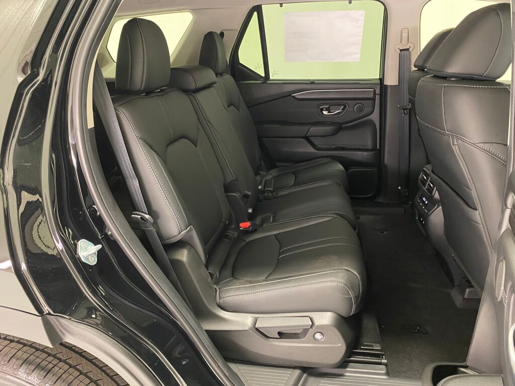 2026 Honda Pilot Touring S - 8